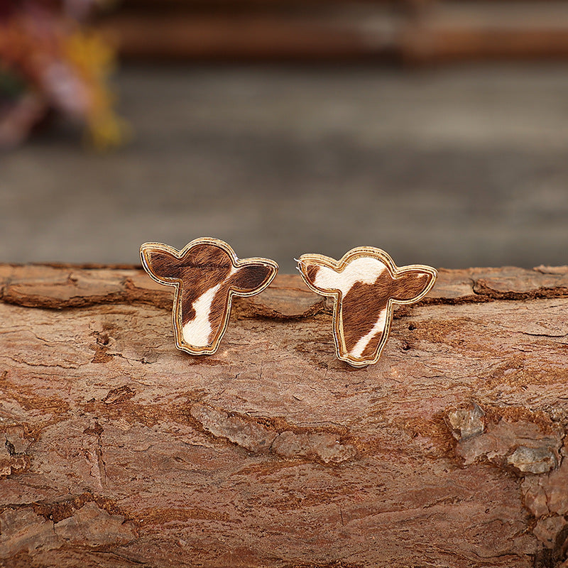 Cow head earrings – detail view 2