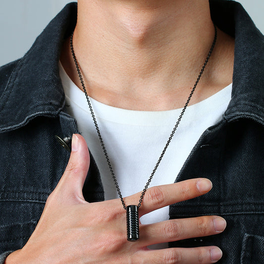 Men's urn pendant – detail view 1