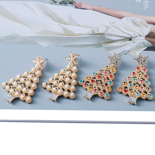 Gold-tone Christmas tree earrings – detail view 1