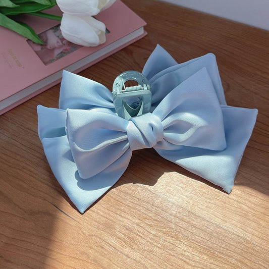Bow claw clip – detail view 1