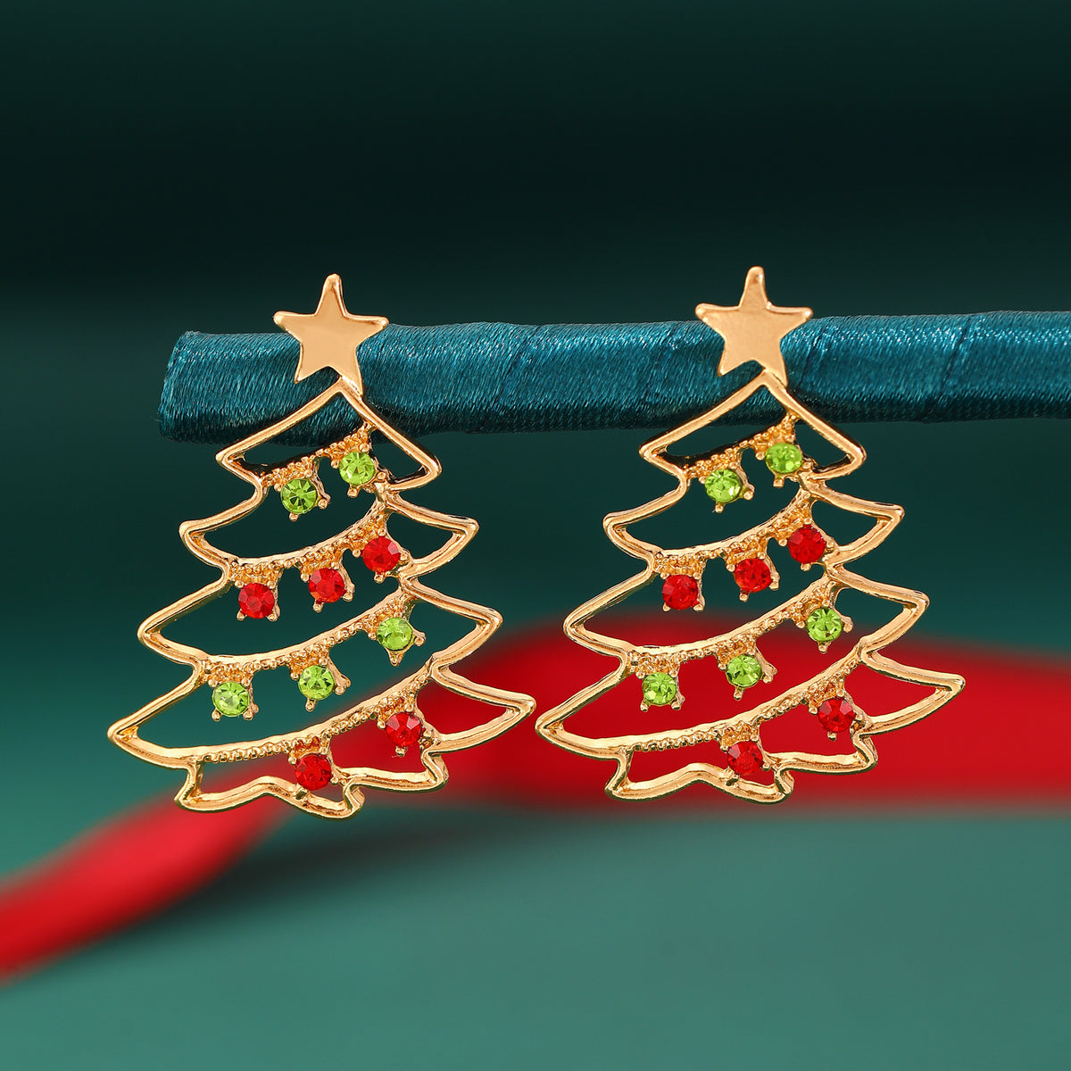 Christmas tree earrings – detail view 2