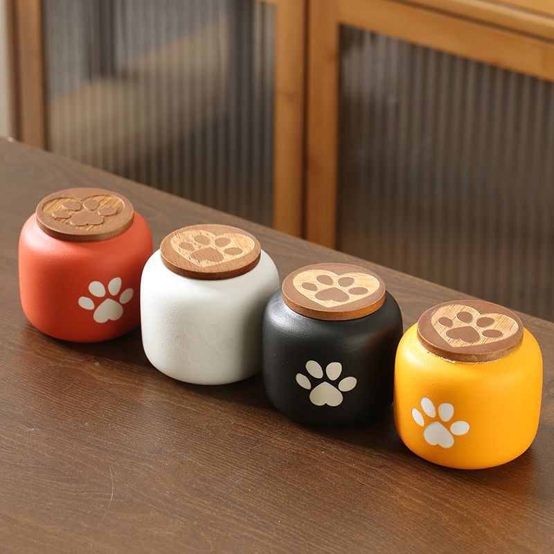 Ceramic pet urn – detail view 6