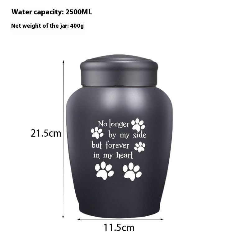 Large dog urn – detail view 10