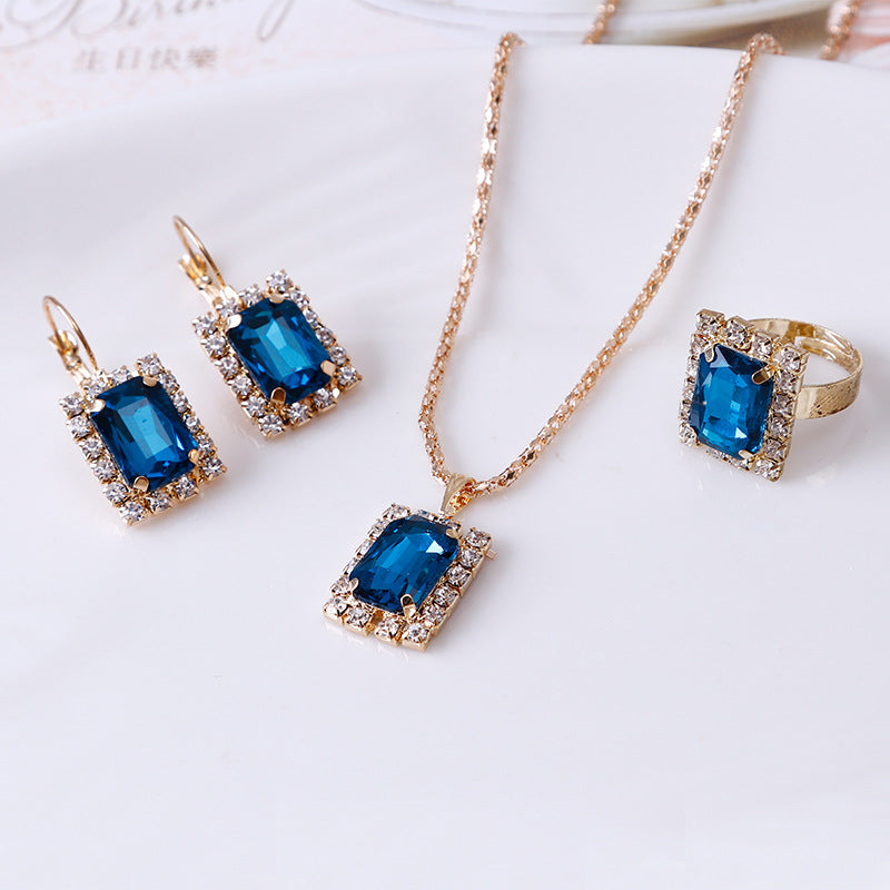 Square pendant jewelry set – detail view 5