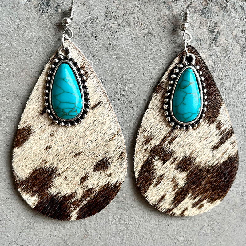 Animal-print teardrop earrings – detail view 3
