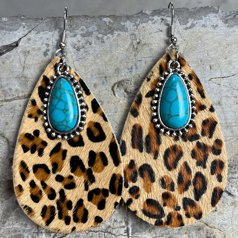 Animal-print teardrop earrings – detail view 2