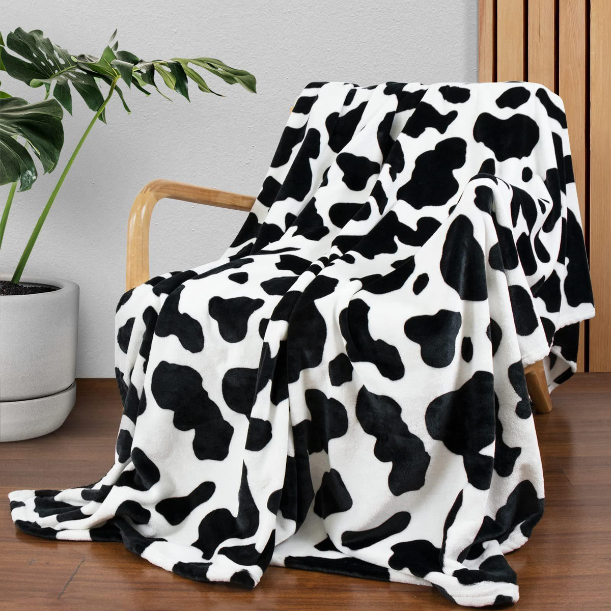 Cow Print Flannel Throw Blanket – view 4