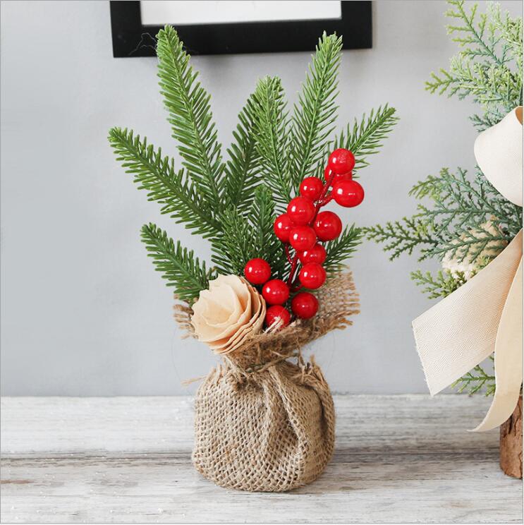 Mini tabletop christmas tree – detail view 2