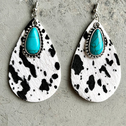 Animal-print teardrop earrings – detail view 1