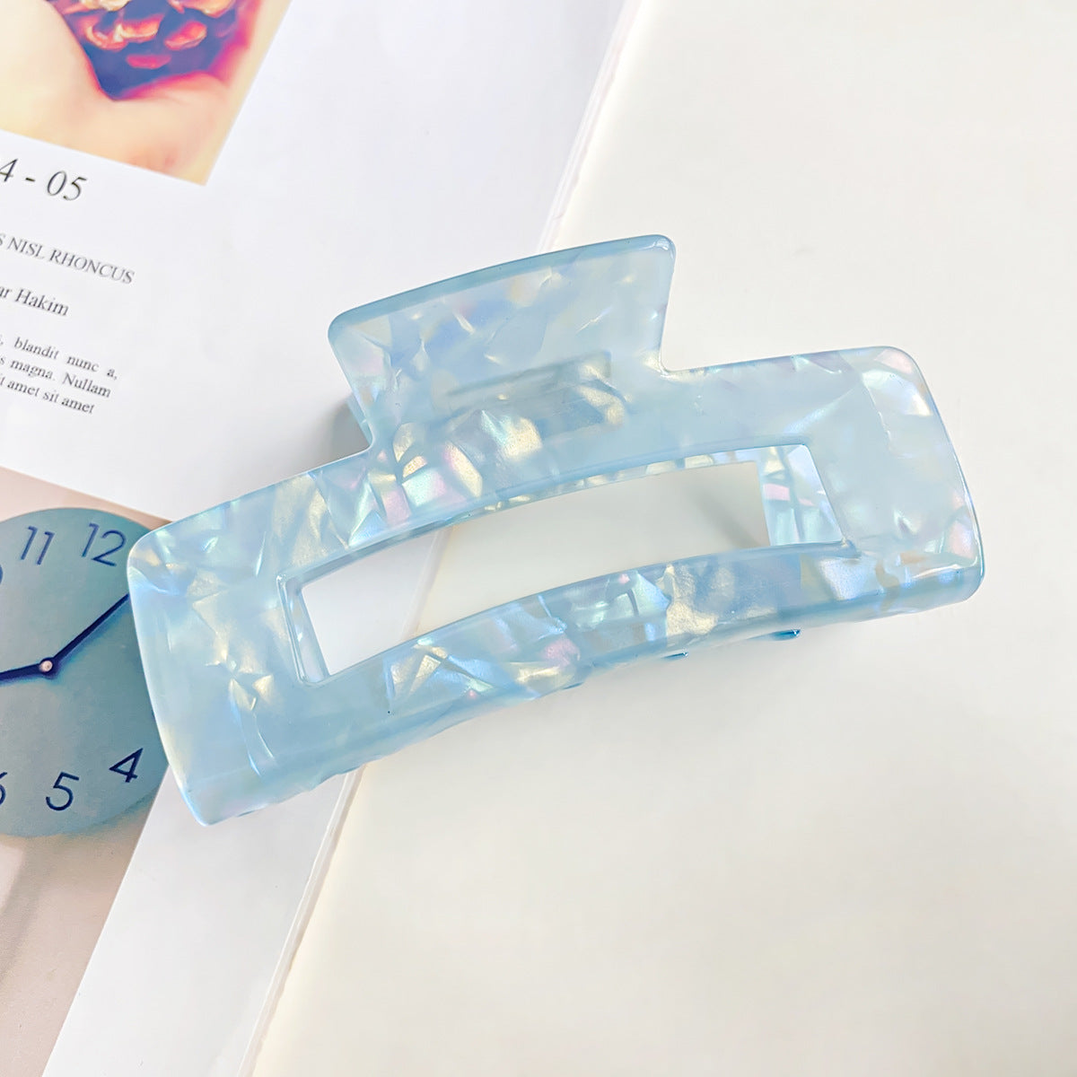 Clear claw clip – detail view 9