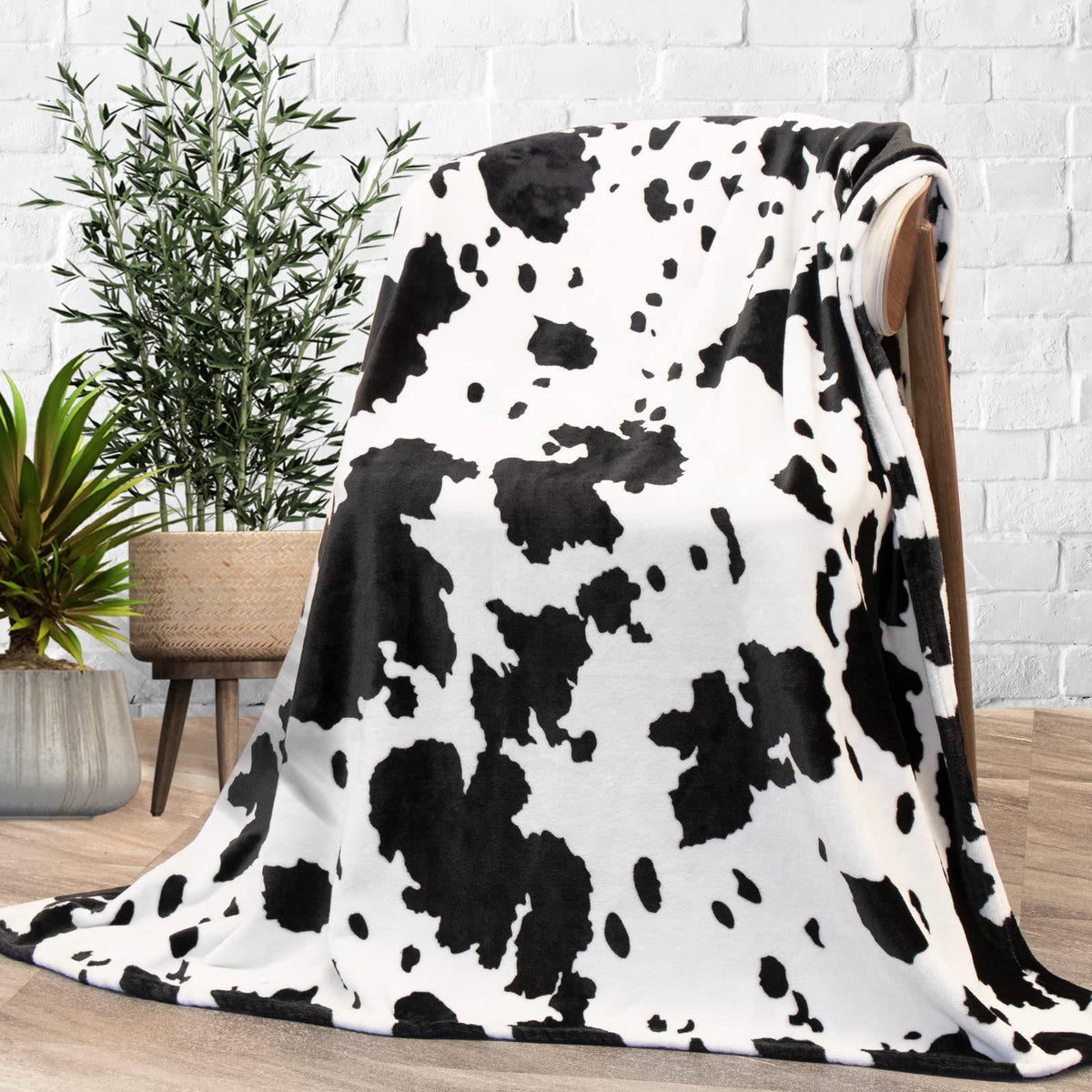 Cow Print Flannel Throw Blanket – view 8