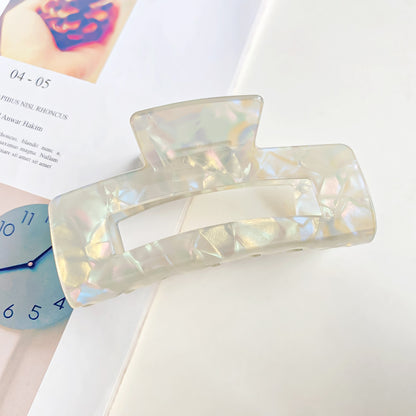 Clear claw clip – detail view 14